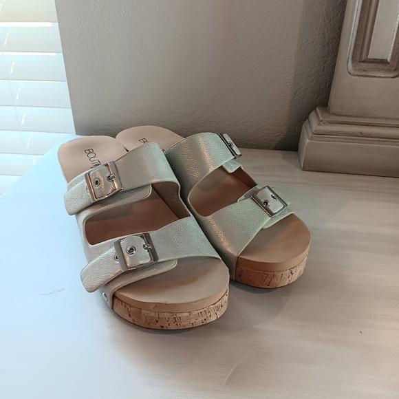 Corkys TWINKIE Gold Metallic Wedge Sandal - Picture 7 of 7